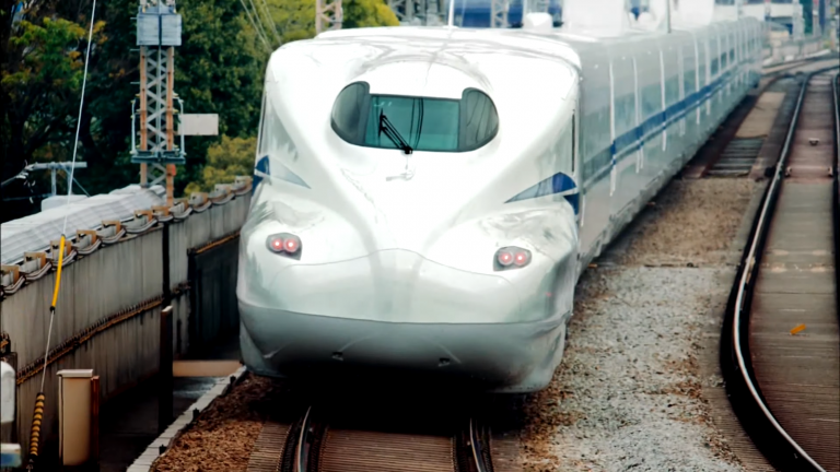 61912362-shinkansen-n700-s